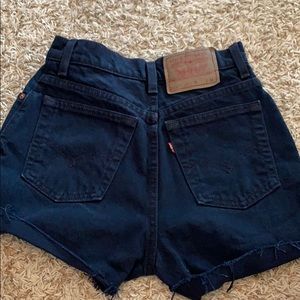 NAVY LEVI JEAN SHORTS